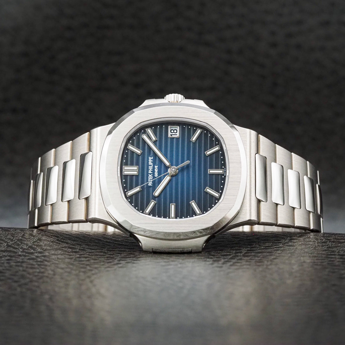Patek Philippe 5811/1G-001 Nautilus