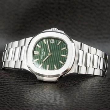 Patek Philippe Nautilus – Green Dial – 2021 – Full Set