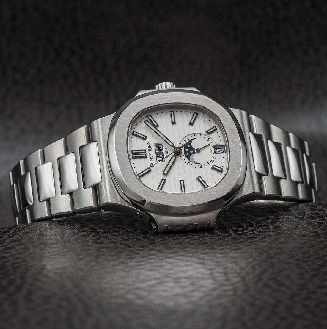 Patek Philippe Nautilus 5726/1A White Dial Annual Calendar 2014 Full Set