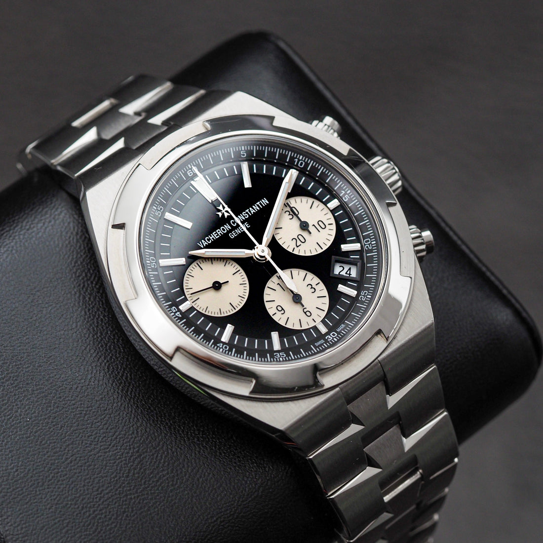 Vacheron Constantin Overseas Chronograph "Silver" Dial Panda 5520V/210A-B481