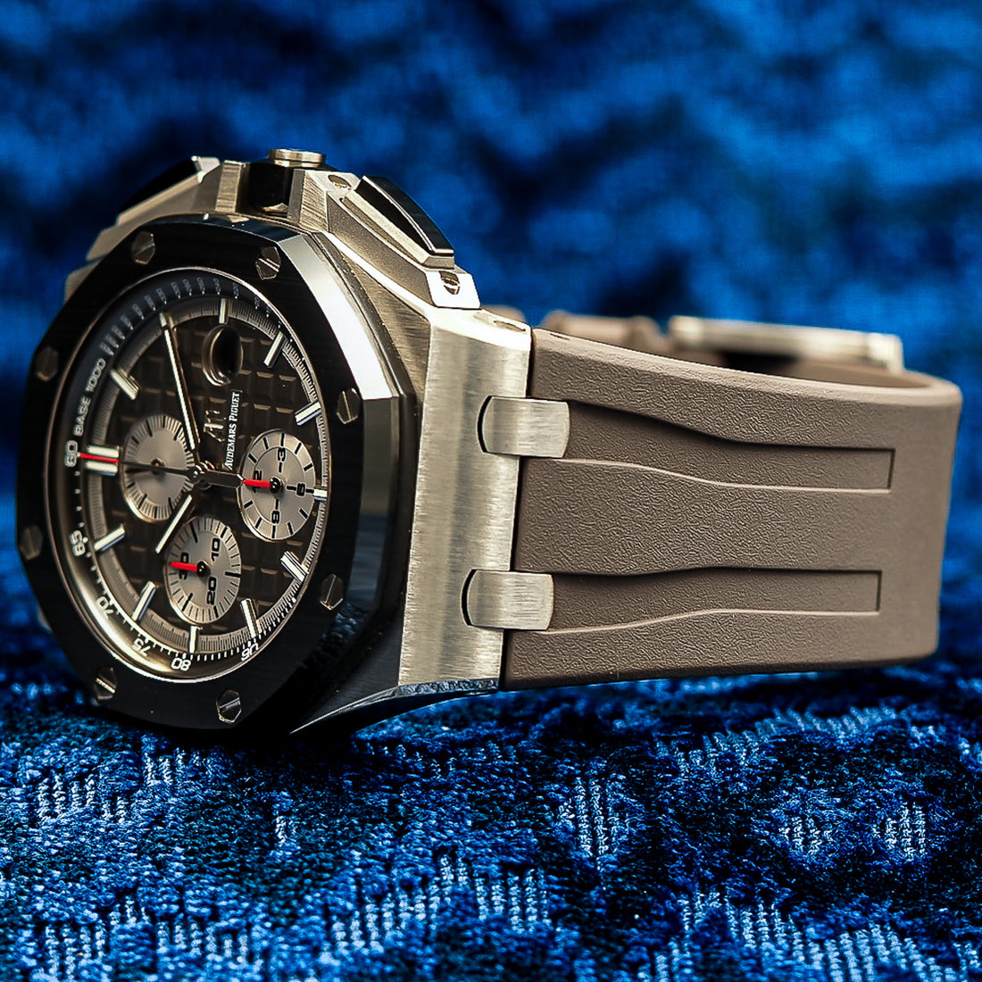 Audemars Piguet Royal Oak Offshore Chronograph 44mm "Grey Titanium" 26400IO.OO.A004CA.01