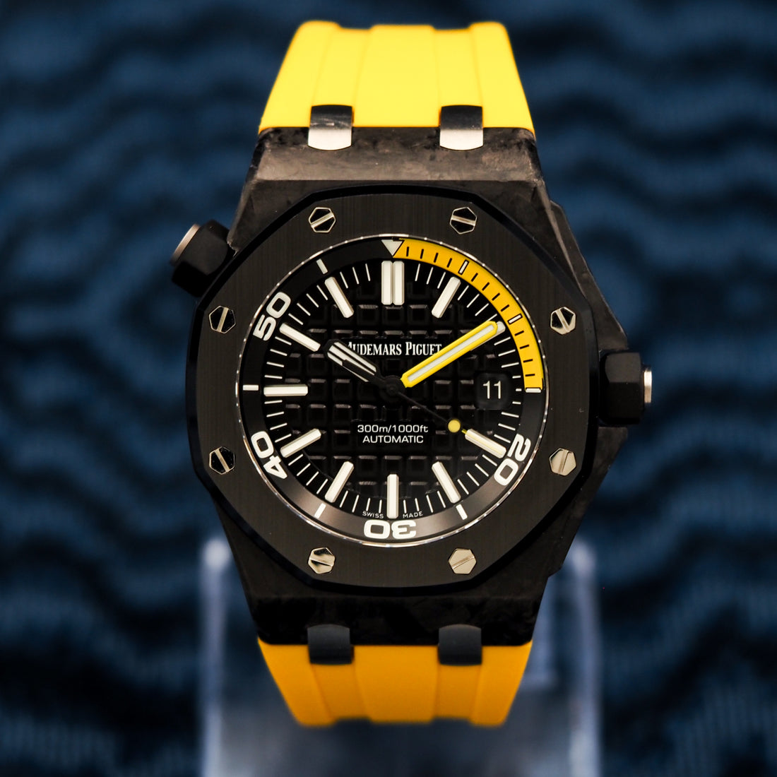 Audemars Piguet Royal Oak Offshore Diver 42 mm Full Set Crushed Carbon 15706AU.00.A002CA.01